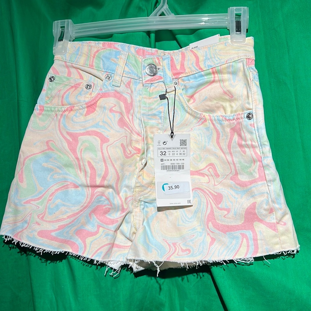 Zara women Shorts